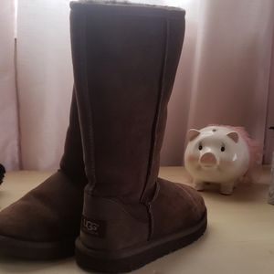 Girls sz 2 chocolate tall uggs
